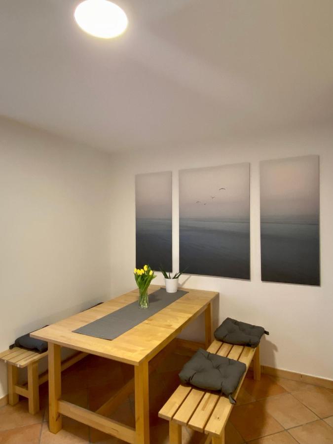 Traumhafte 115 Qm Ferienwohnung Am Steinhuder Meer, Ruhig, Komfortabel, Loggia, Parkplatz, Wifi Wunstorf Esterno foto