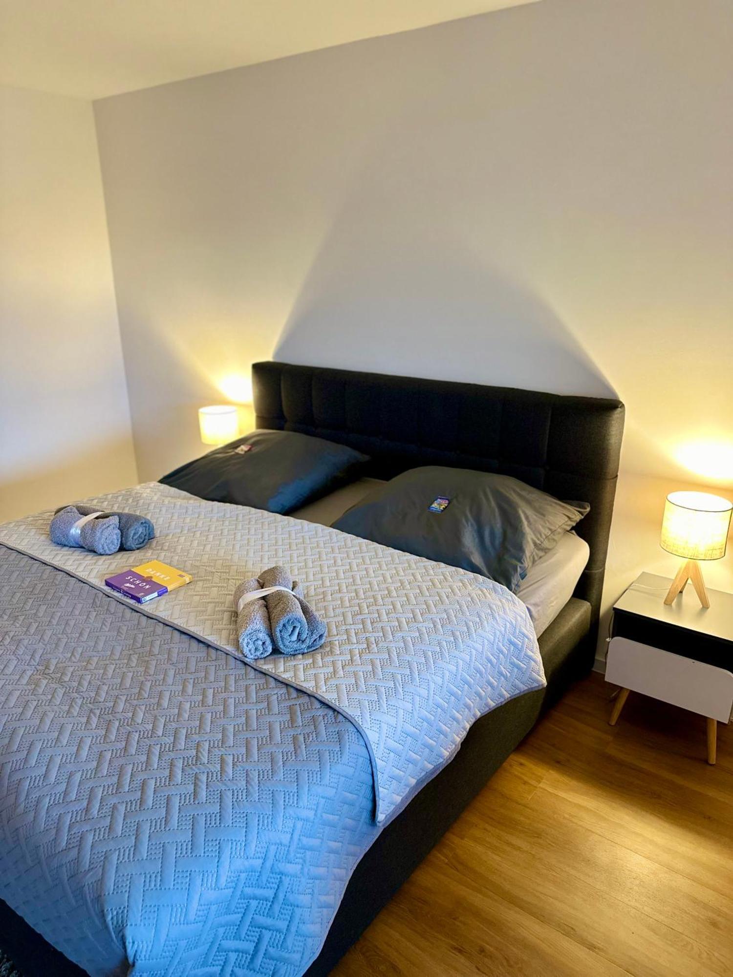 Traumhafte 115 Qm Ferienwohnung Am Steinhuder Meer, Ruhig, Komfortabel, Loggia, Parkplatz, Wifi Wunstorf Esterno foto
