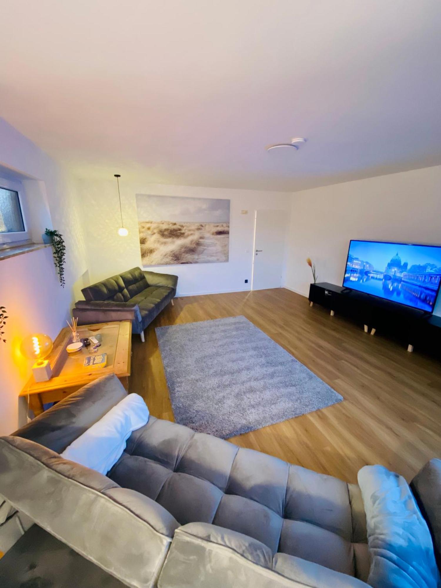 Traumhafte 115 Qm Ferienwohnung Am Steinhuder Meer, Ruhig, Komfortabel, Loggia, Parkplatz, Wifi Wunstorf Esterno foto
